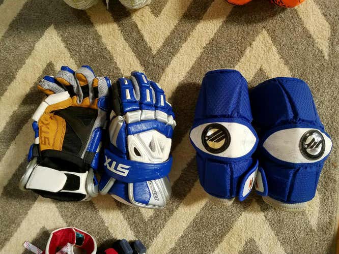 BNWOT STX Assault Gloves