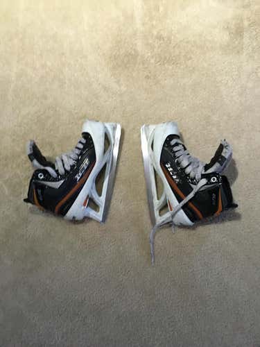 Bauer supreme goalie skates/ like new size 7.5 US