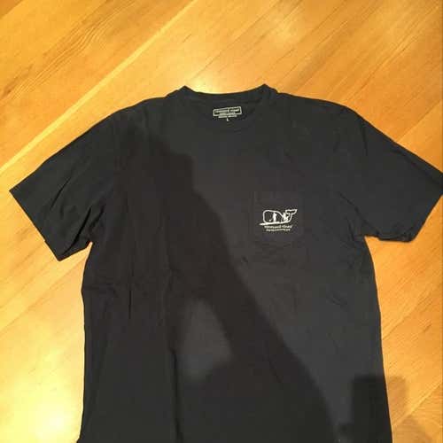 Large Vineyard Vines T Shirt