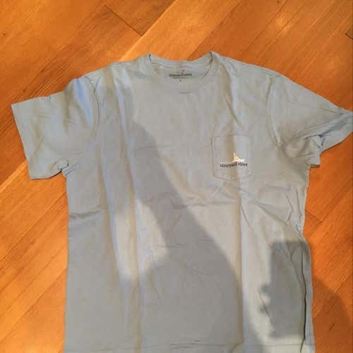 Large Vineyard Vines Shirt