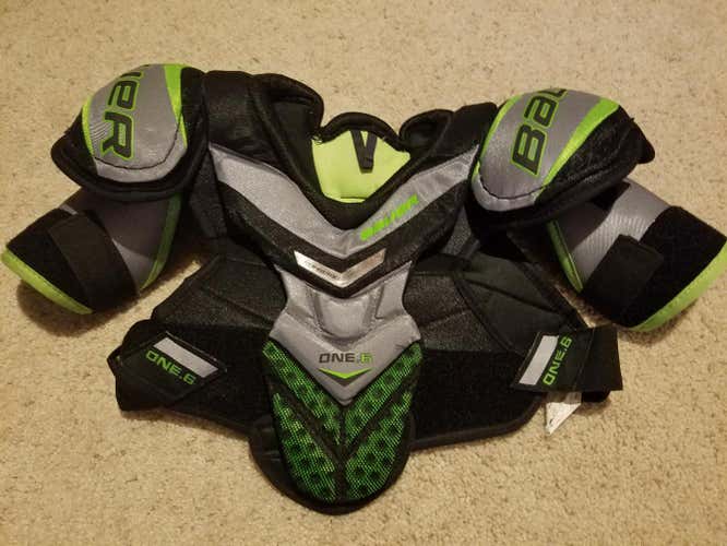 Bauer Supreme One 6 Shoulder Pads