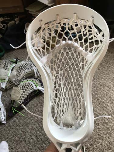LN Under Armour Charge T box pinched