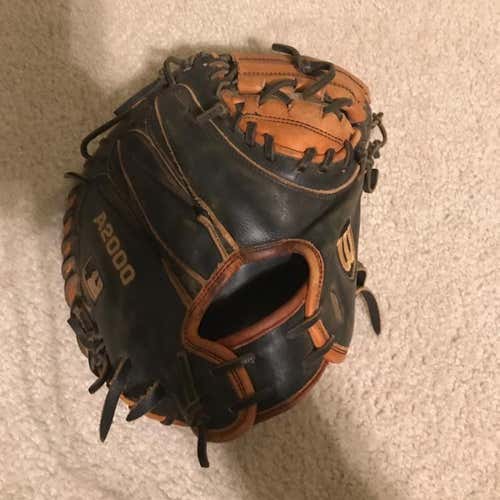 WILSON A2000 Catchers Mitt Used.