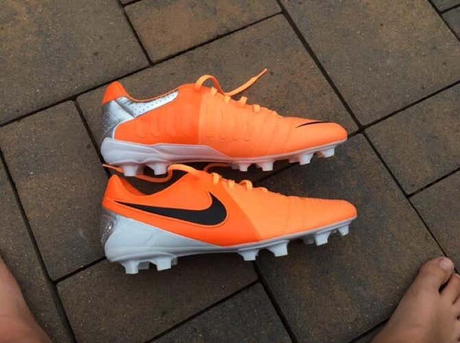 BNWT Nike CTR360 Libretto III