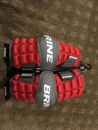 Brine Clutch Arm Guards Red Size Medium