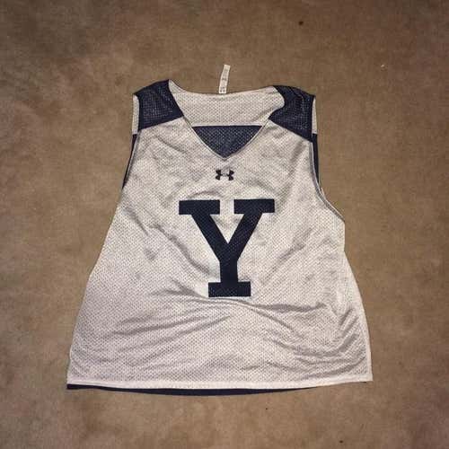 Yale Reversible Under Armour Pinnie