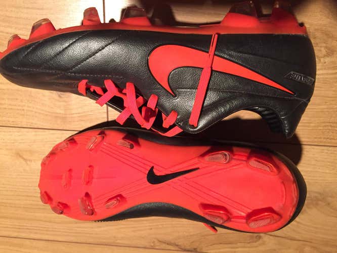 Nike Total 90 Laser IV FG 8.5US (kangalite version)