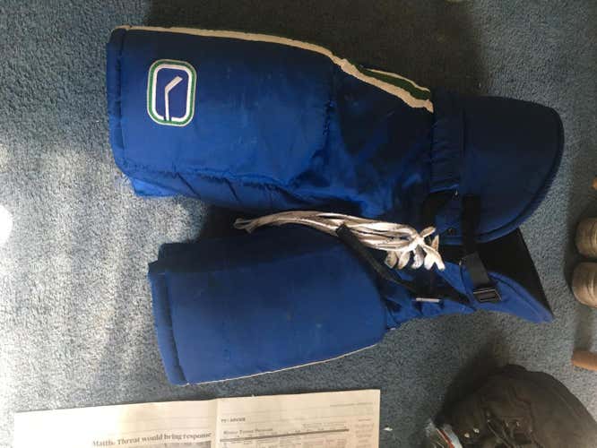 Vancouver canucks  reebok pants