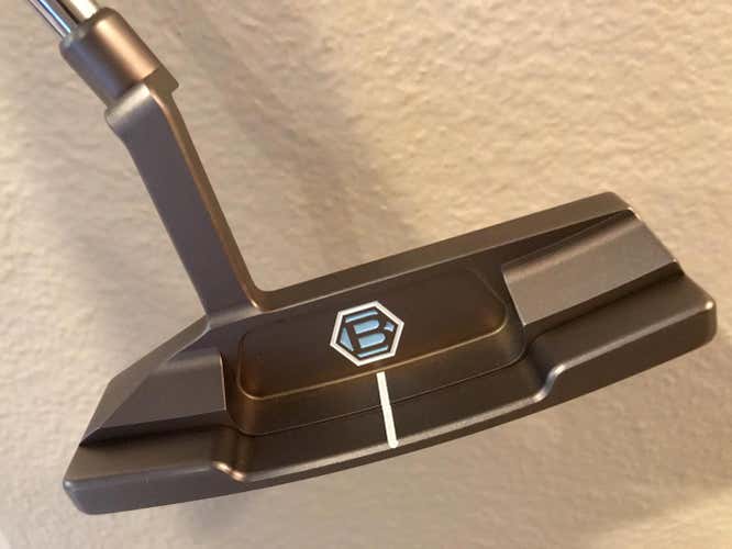 ALMOST NEW Bettinardi Studio Stock No. 2 35-inch putter with headcover