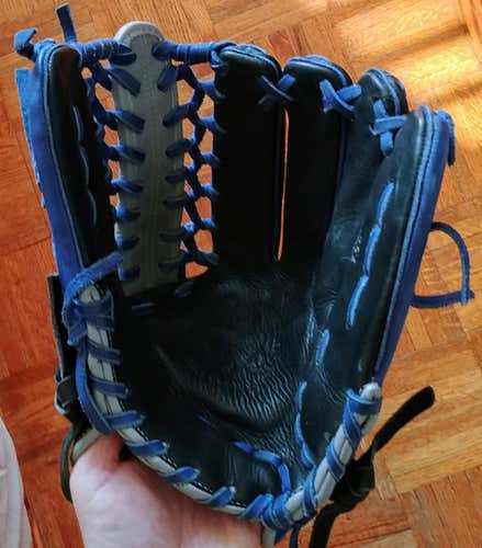 Crunoz Custom baseball glove