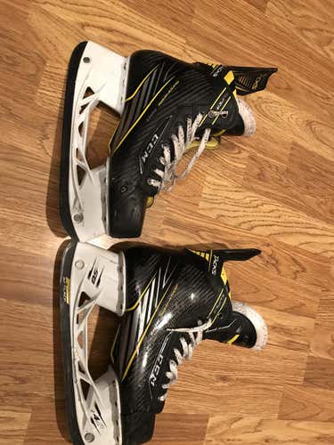 CCM SUPER TACKS - 2 months old