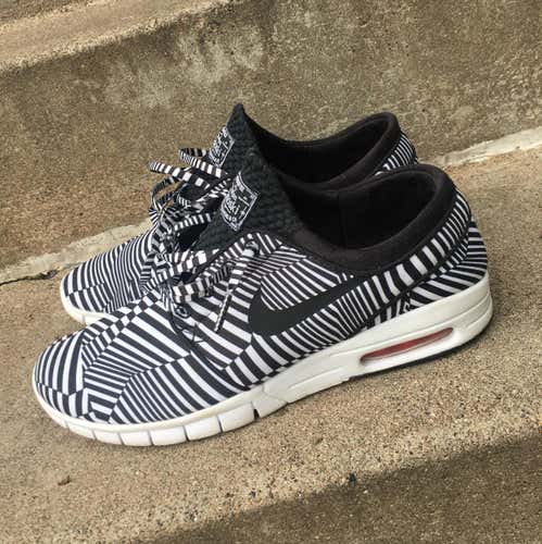 Nike Free SB (Zebra) & True Shirts