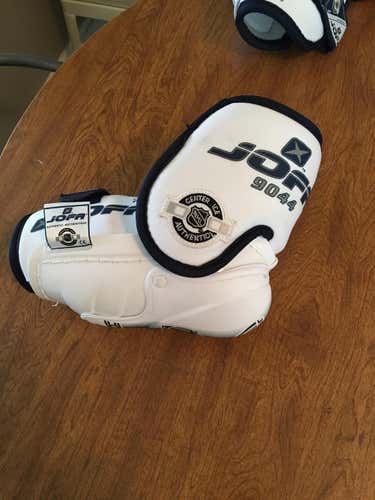 Jofa elbow pads size 4