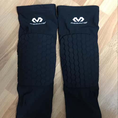 Brand New McDavid Knee Pads Size Large Black