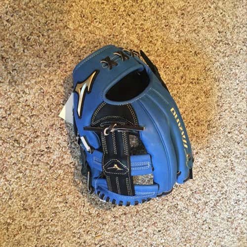 Brand New Mizuno Global Elite 11.5