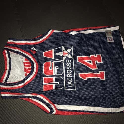 Throne Dream Reversible Pinnie