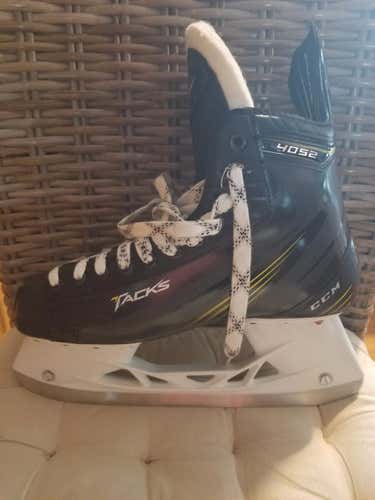CCM 4052 Tacks