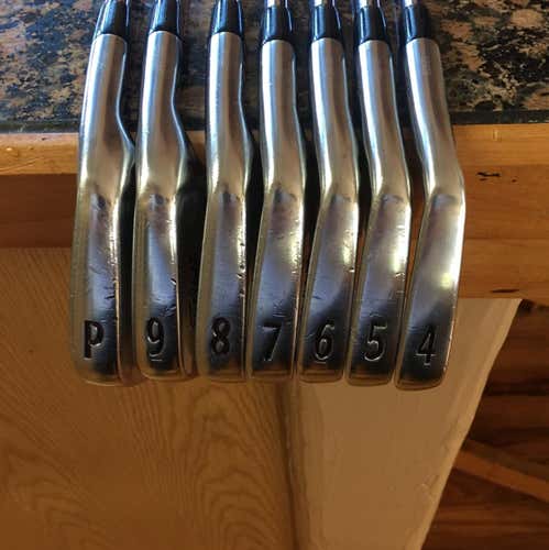 Titleist MB 714 Forged Irons (4-PW)