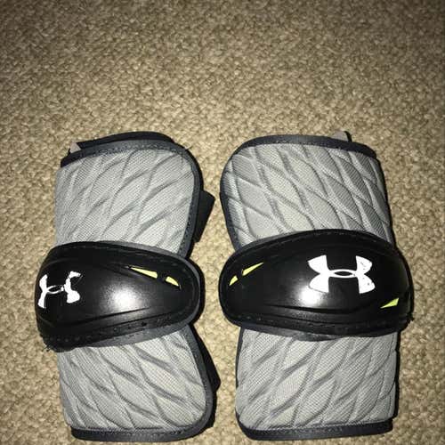 Under Armour Arm Pads