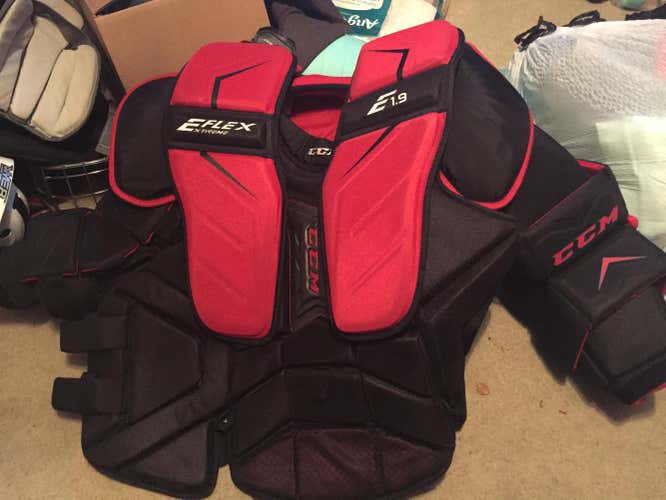 CCM Eflex E1.9 SR large chest protector