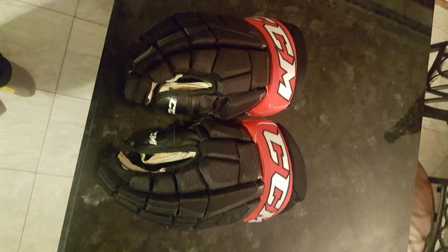 Pro stock Senators CCM Cl's, 14s, worn twice