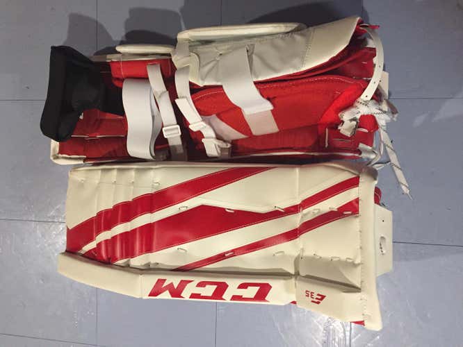 CCM Extreme Flex lll E3.5 junior leg pads 28+1