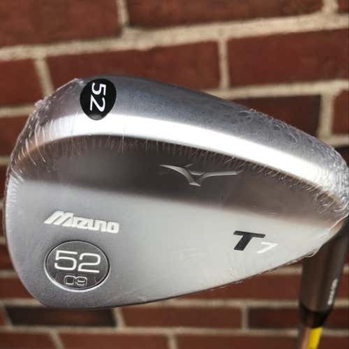 NEW - Mizuno T7 52/9 White Satin Wedge - Right Hand