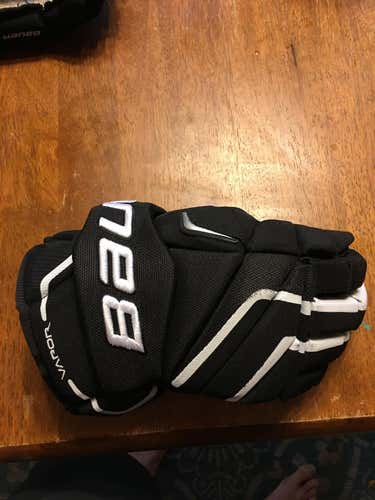 Single Bauer vapor apx2 15" gloves right hand