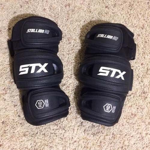 STX Stallion HD Arm Pads - Large, Black