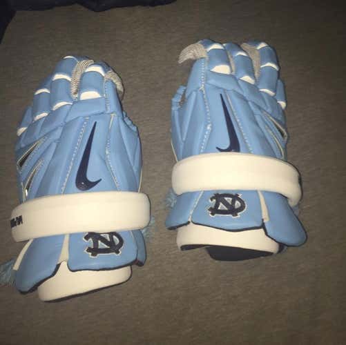 UNC Gloves