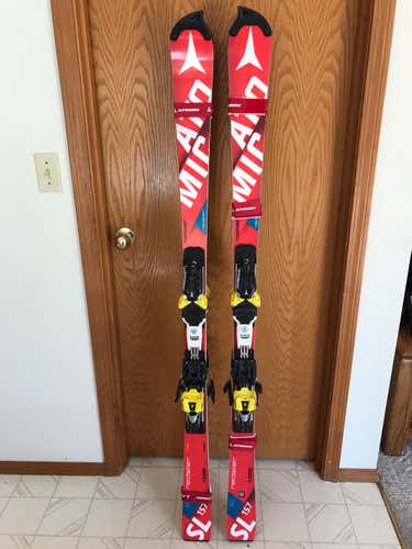 1 Pairs of 157 slalom skis