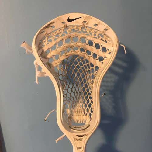 Strung Nike Lakota U