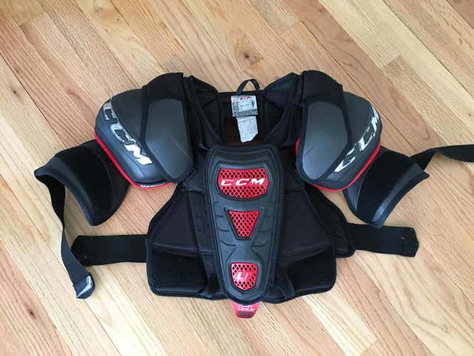 CCM U+ CL crazy light, junior large shoulder pads