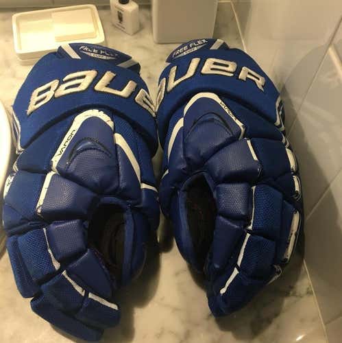 Apx Gloves. Great Condition 14” Blue