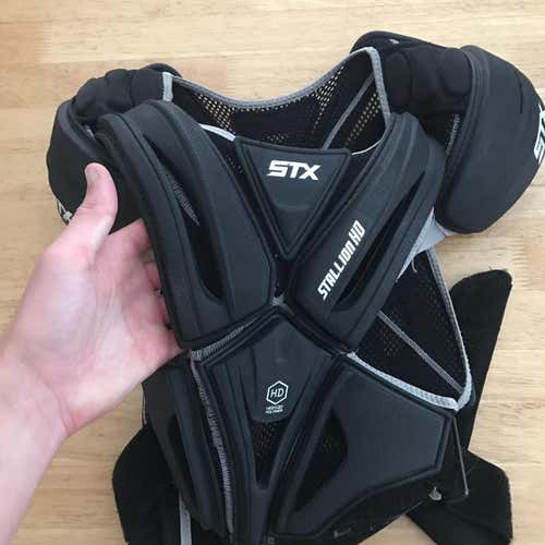LN STX Stallion Shoulder Pads