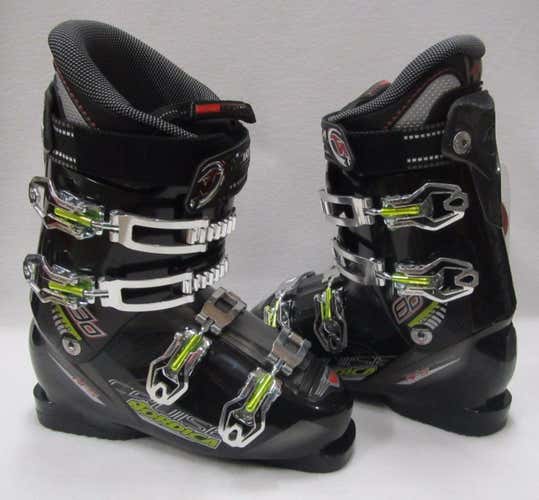 MEN’S NORDICA CRUISE 80 SKI BOOTS (BLACK/BLACK) MONDO-26.5 US-8.5