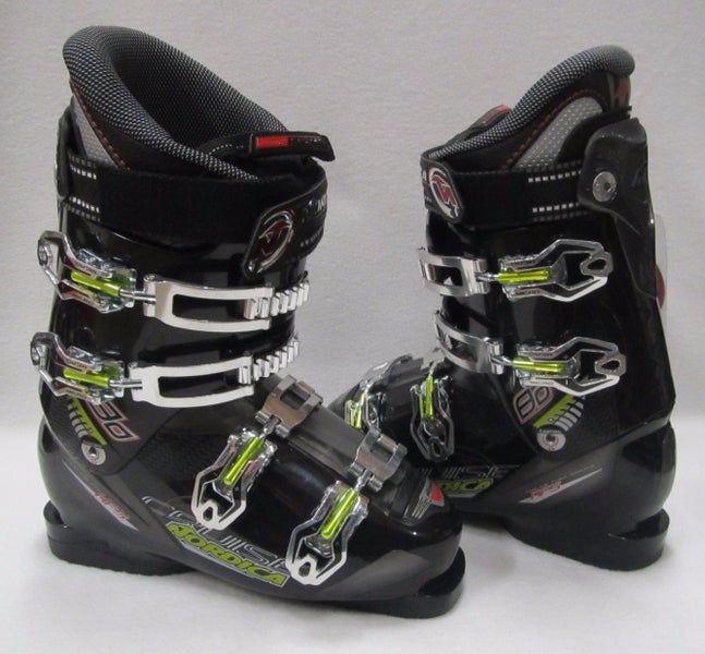MEN’S NORDICA CRUISE 80 SKI BOOTS (BLACK/BLACK) MONDO-26.5 US-8.5