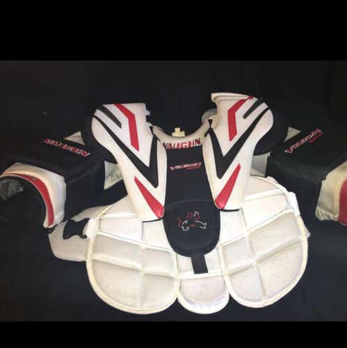 Vaughn Vision 9200 Intermediate Large Chest Protector