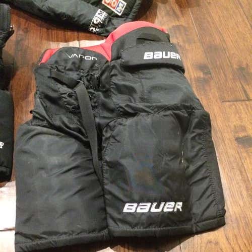 Bauer Vapor Thermo Max Hockey PANTS Size SR. M PRISTINE CONDITION