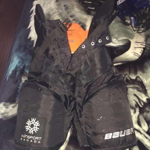 Bauer One60s Size Sr M Pristine Condition BLK/Orange