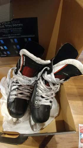 Bauer Vapor X600 Size 6D - Great Price