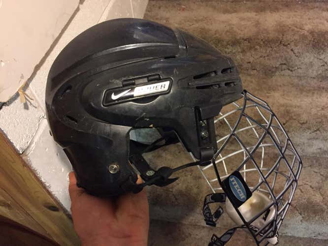 Bauer 9500 Black Large Helmet