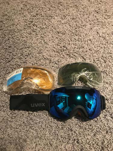 New UVEX 2000 Goggles. 2 Spare Lenses