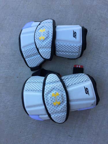 Under Armour Arm Pads