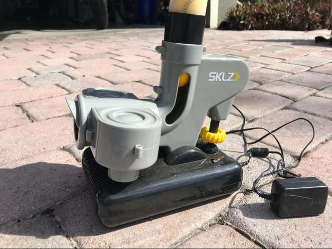 Skilz Lighting Bolt Pitching Machine Pro- Barely Used