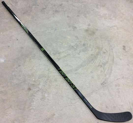 CCM Ribcore Reckoner Pro Stock Hockey Stick Grip 85 Flex Left H11 6786