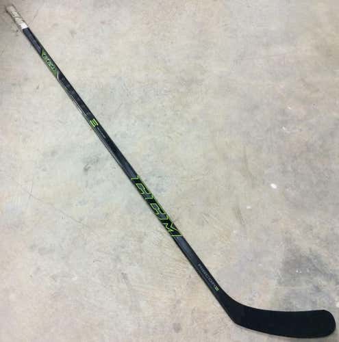 CCM Ribcore Reckoner Pro Stock Hockey Stick Grip 85 Flex Left H11 Sakic 6868