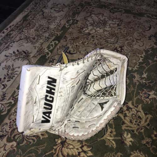Vaughn V6 1100 Senior Glove