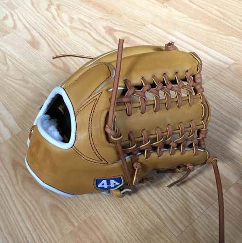 *NO TRADES* New 44 Pro Signature Series
