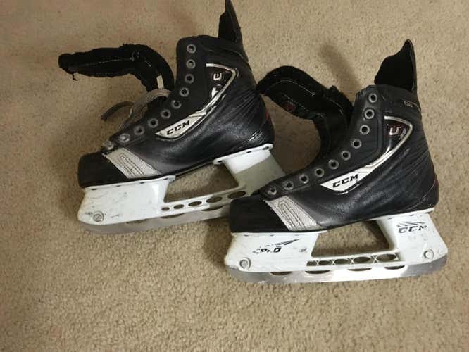 CCM youth size 5 US skates